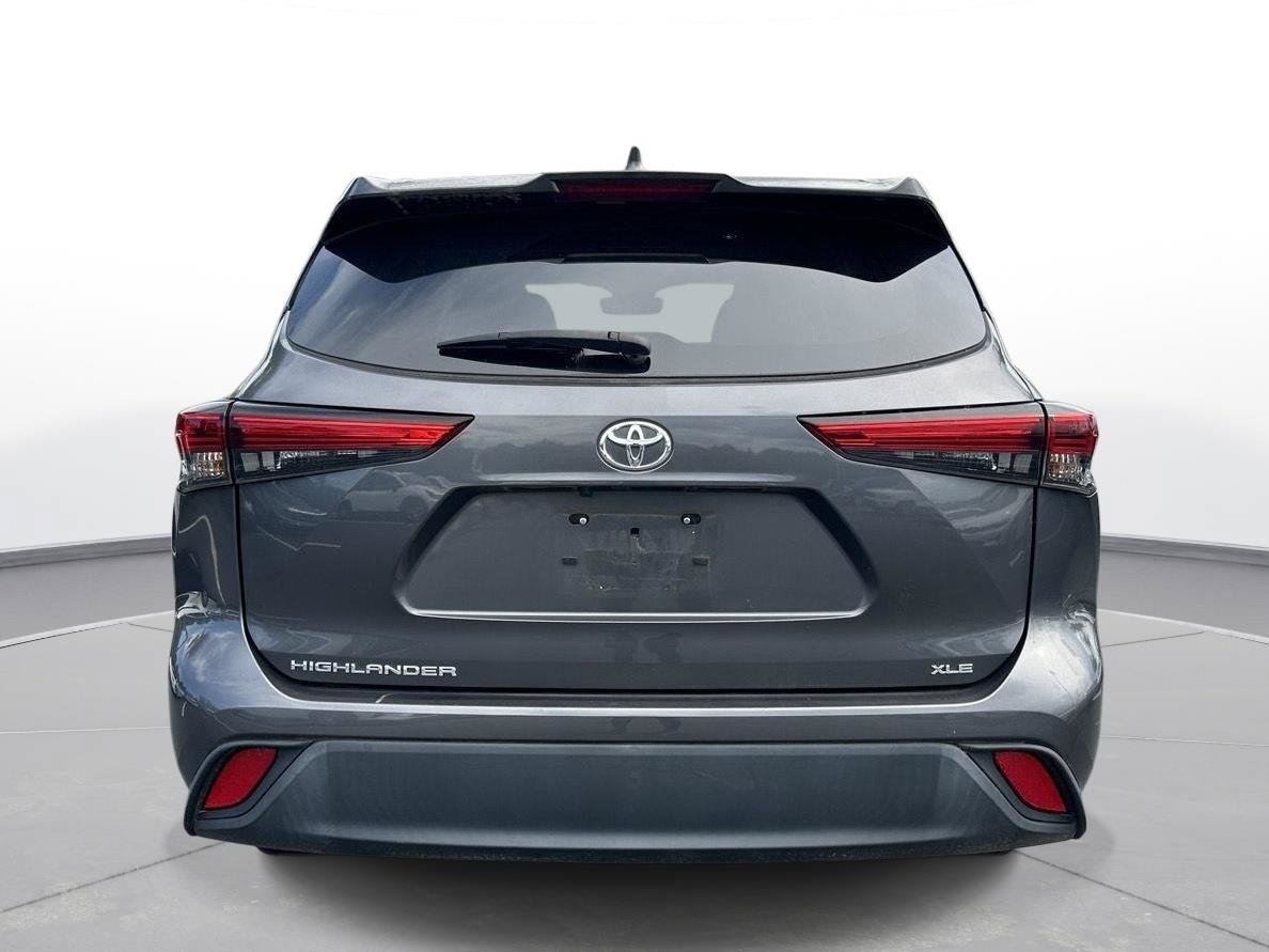 Used 2023 Toyota Highlander XLE FWD image 7