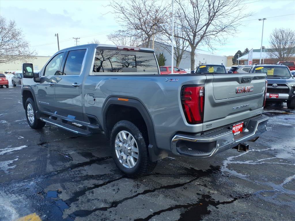 Used 2024 GMC Sierra 2500 SLT w/ SLT Premium Package image 3