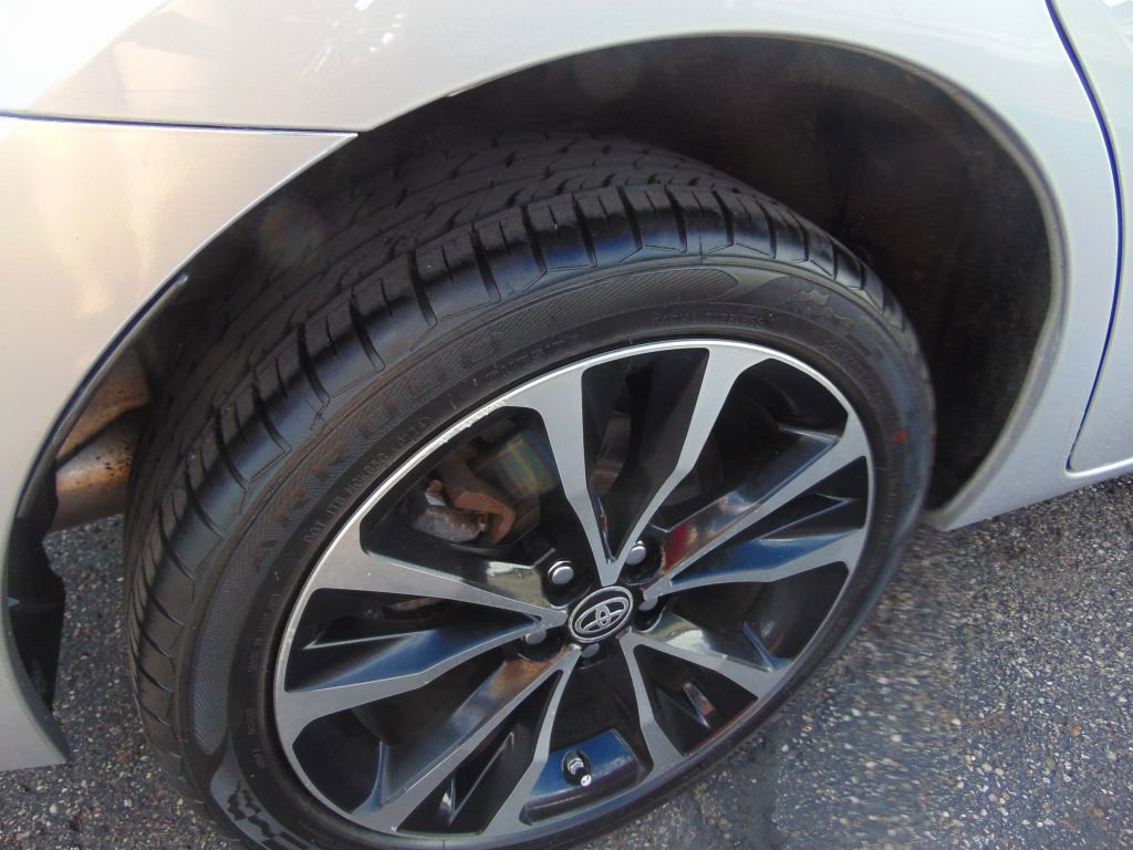 Used 2017 Toyota Corolla SE image 28