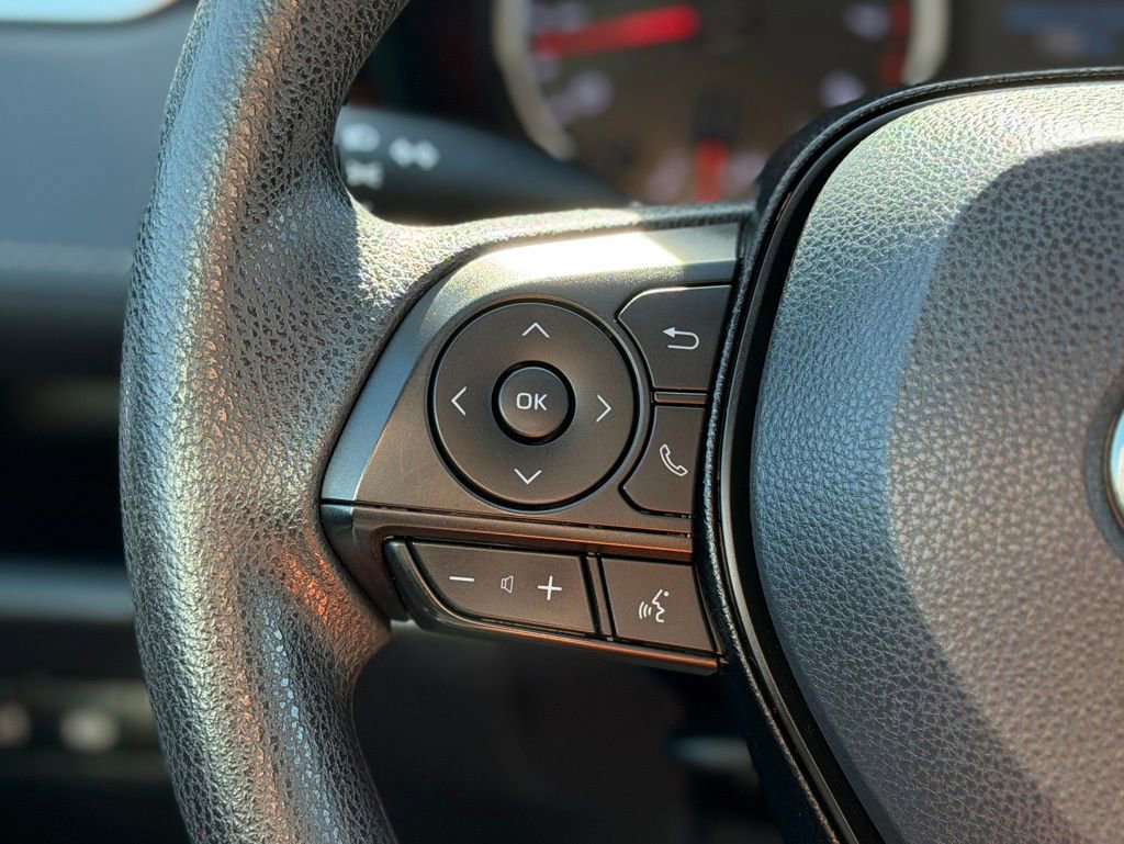 Used 2019 Toyota RAV4 LE AWD/4WD image 10