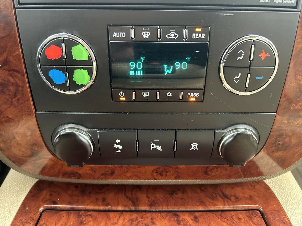 Used 2010 Chevrolet Tahoe LTZ image 17