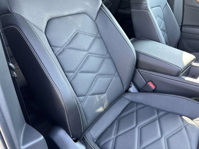 Used 2024 Volkswagen Atlas SE AWD/4WD image 25