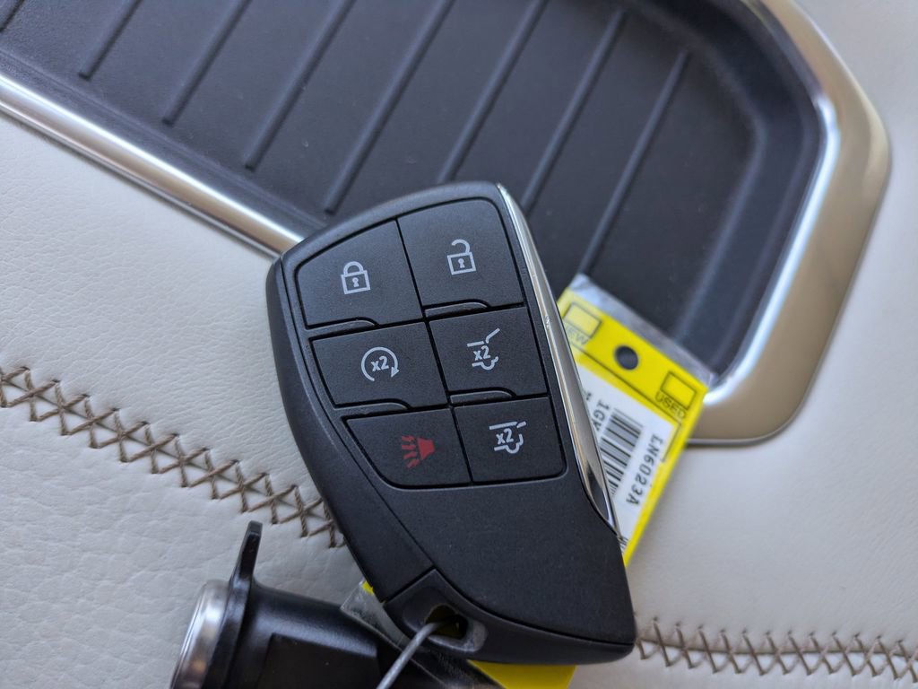 Used 2023 GMC Yukon XL Denali AWD/4WD image 35