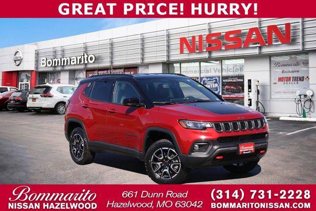Used 2025 Jeep Compass Trailhawk AWD/4WD image 1