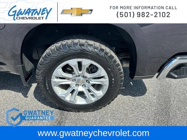 Used 2022 Chevrolet Silverado 1500 LTZ w/ Z71 Off-Road Package AWD/4WD image 11