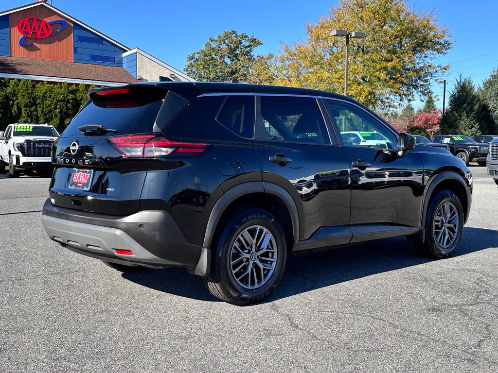 Used 2023 Nissan Rogue S AWD/4WD image 10