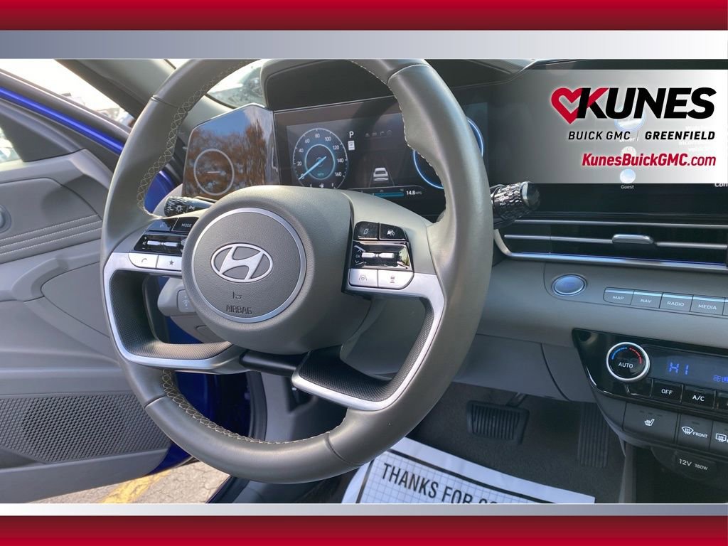 Used 2025 Hyundai Elantra SEL image 20