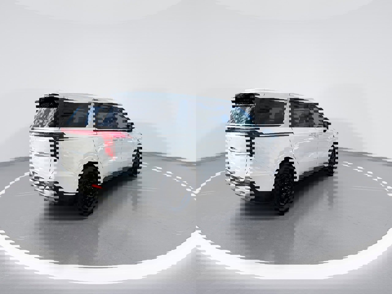 Used 2025 Kia Carnival image 8