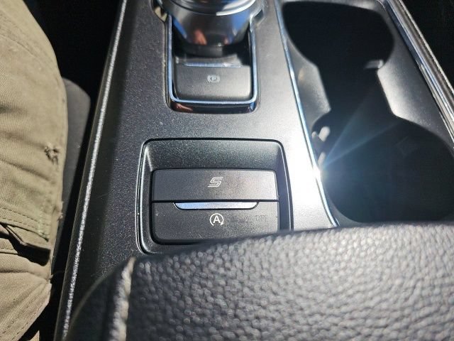 Used 2020 Ford Fusion SE FWD image 22