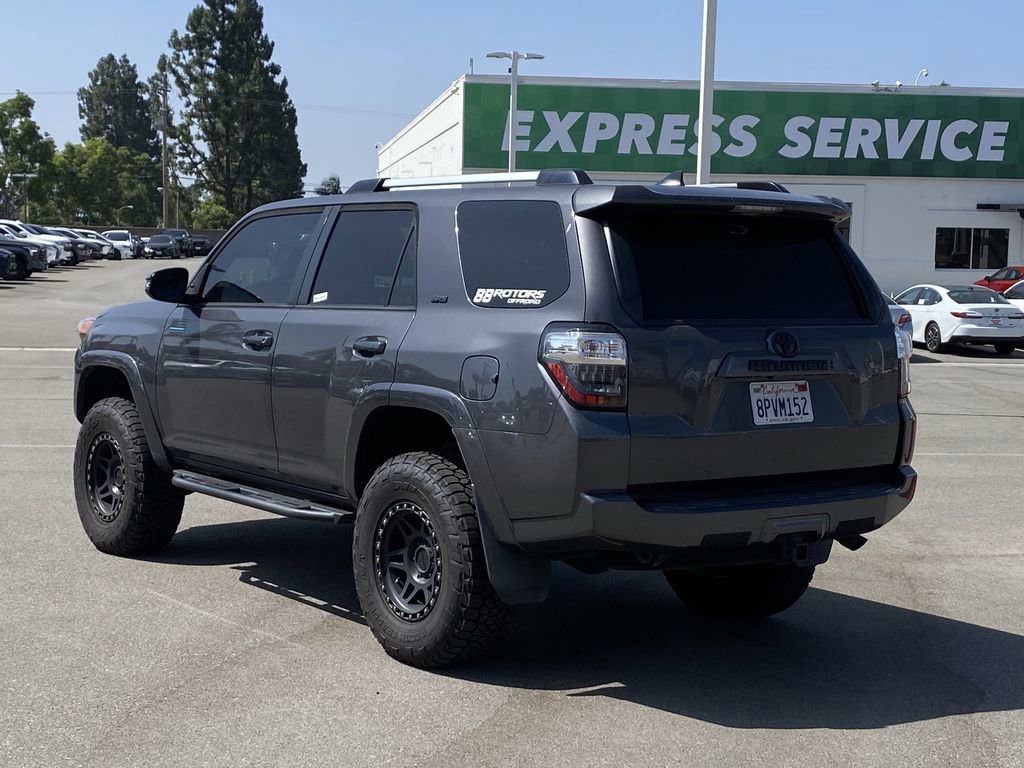 Certified 2020 Toyota 4Runner SR5 Premium w/ Moonroof Package AWD/4WD image 4