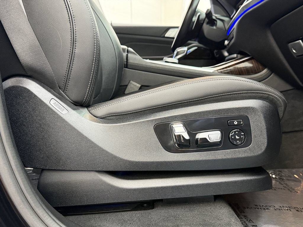 Used 2021 BMW X7 M50i AWD/4WD image 42