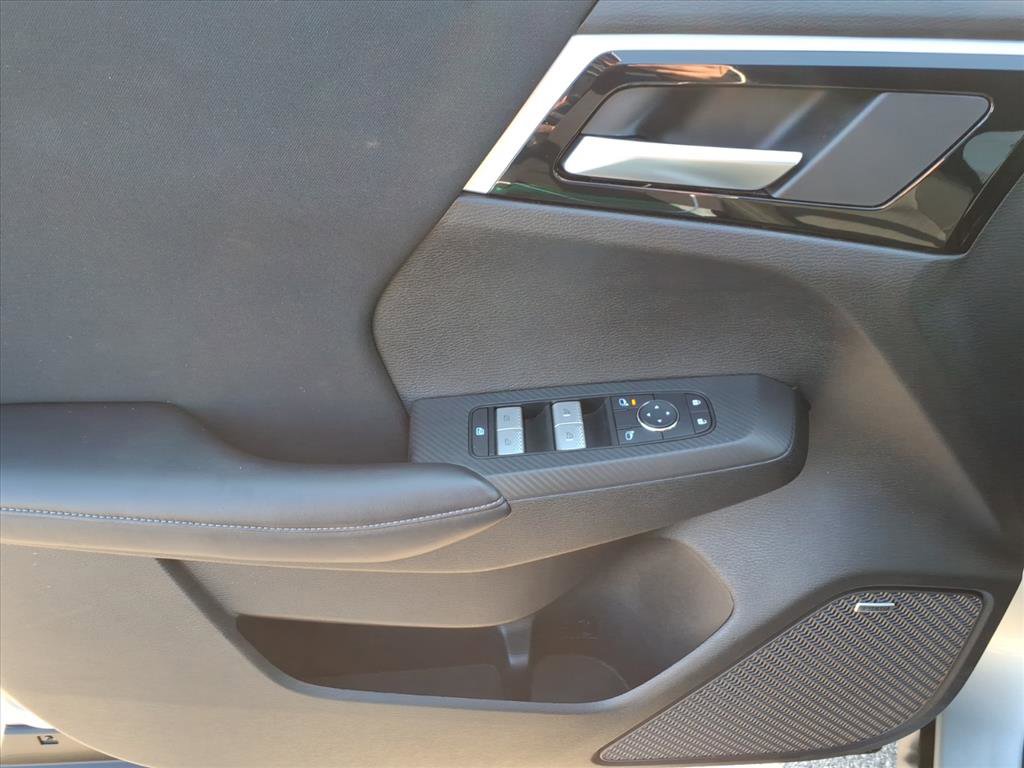 Used 2025 Mitsubishi Outlander ES image 15