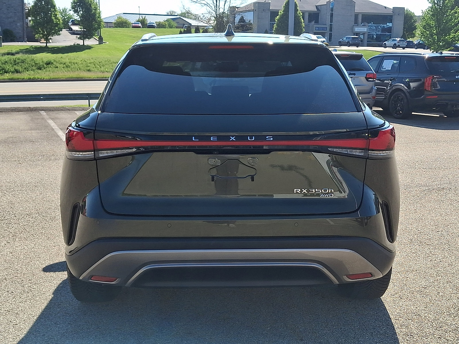 Used 2023 Lexus RX 350h w/ Accessory Package (2T) AWD/4WD image 5
