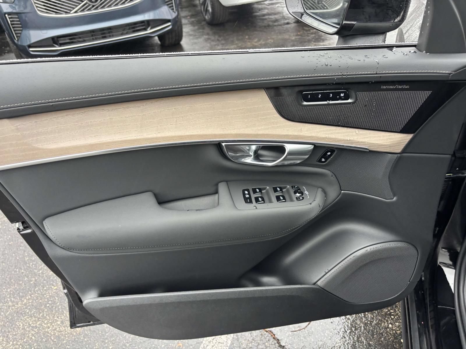 New 2026 Volvo XC90 B6 Plus w/ Protection Package Premier AWD/4WD image 11
