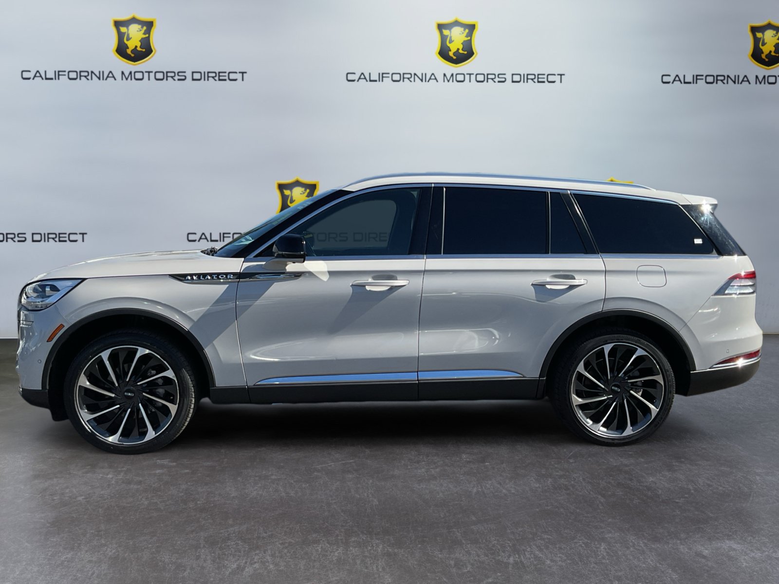 Used 2023 Lincoln Aviator Reserve w/ Equipment Group 201A AWD/4WD image 8