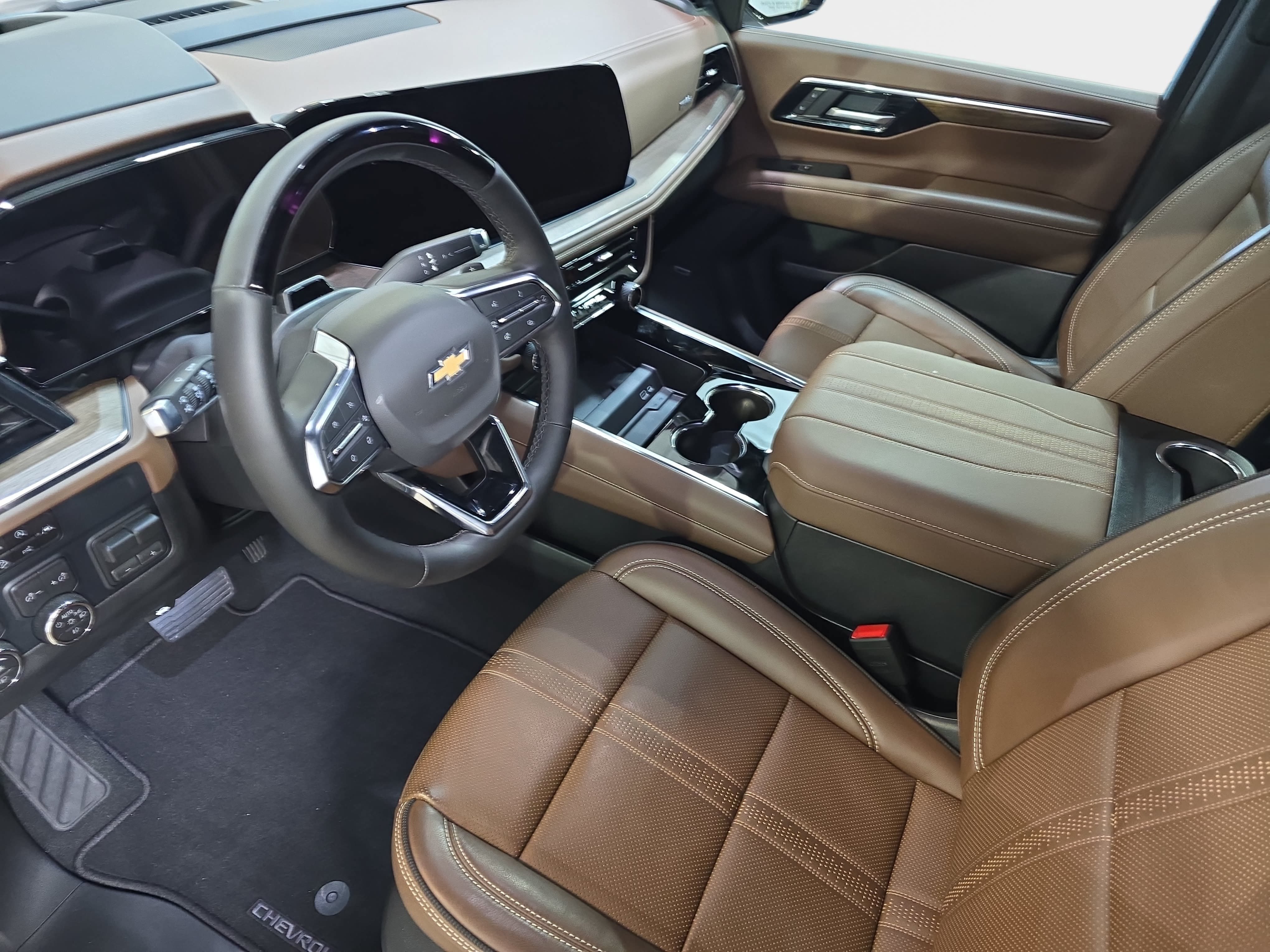 Used 2026 Chevrolet Tahoe High Country AWD/4WD image 13