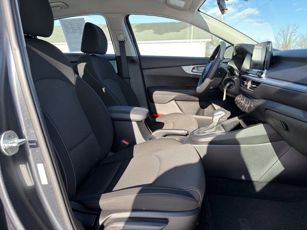 Used 2023 Kia Forte LXS w/ LXS Technology Package image 25