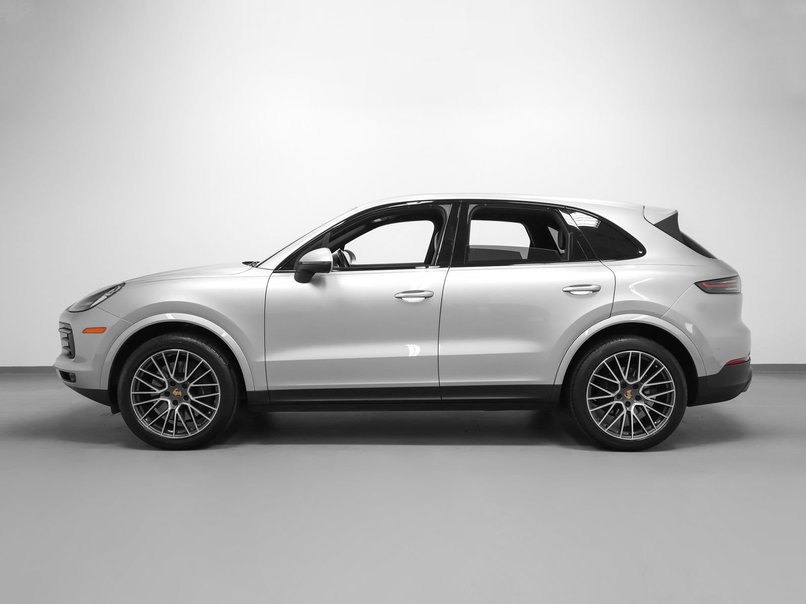 Certified 2021 Porsche Cayenne AWD/4WD image 2
