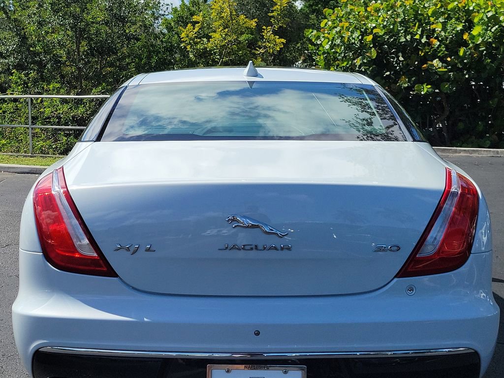 Used 2016 Jaguar XJ L Portfolio RWD image 13