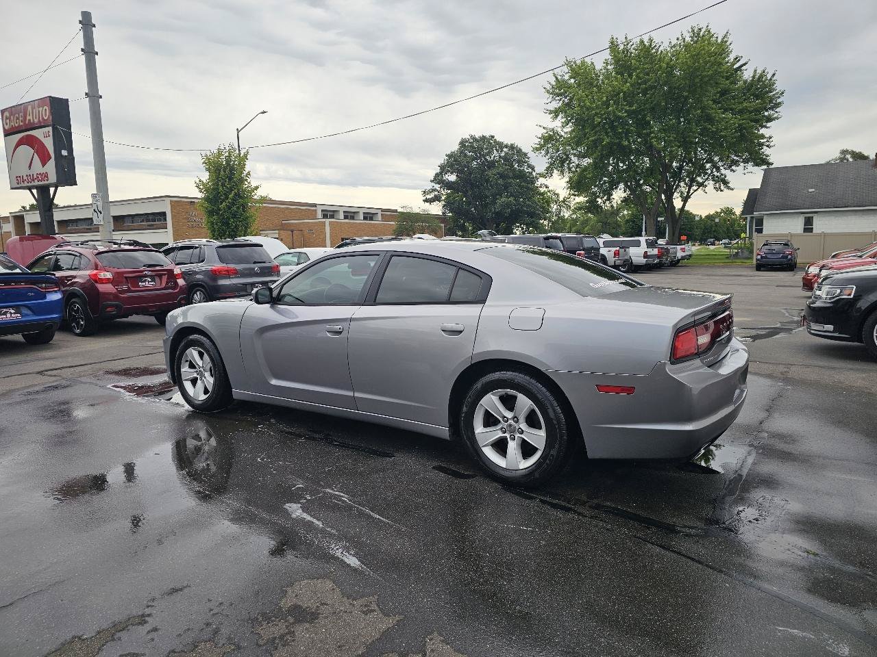Used 2013 Dodge Charger SE RWD image 7