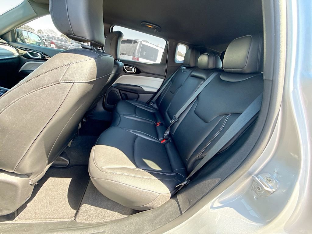 Used 2026 Jeep Compass Limited image 27