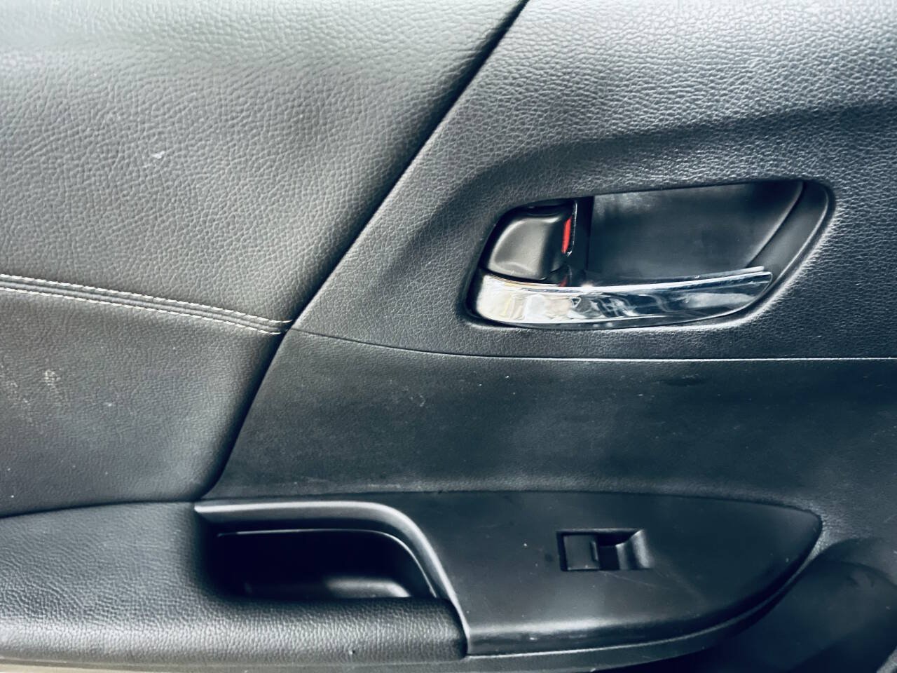 Used 2017 Honda Accord Sport image 21