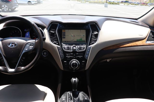 Used 2016 Hyundai Santa Fe Limited w/ Option Group 04 FWD image 17