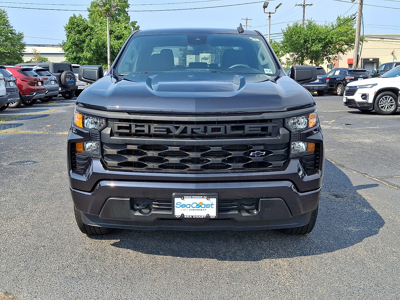 Used 2022 Chevrolet Silverado 1500 Custom w/ LPO, Dark Essentials Package AWD/4WD image 2