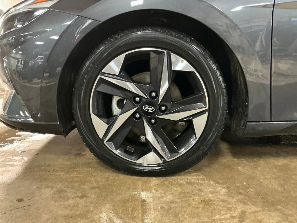 Used 2021 Hyundai Elantra SEL w/ Convenience + Premium Package image 11