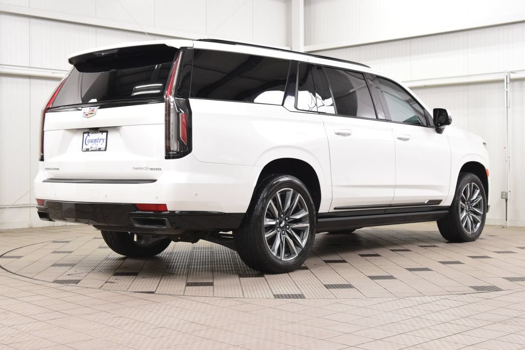Used 2023 Cadillac Escalade ESV Sport Platinum w/ Heavy-Duty Trailer Package AWD/4WD image 8