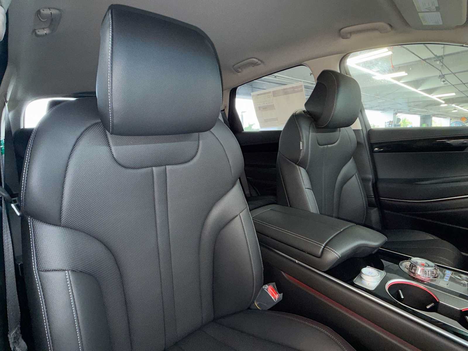 New 2026 Genesis GV80 2.5T RWD image 27