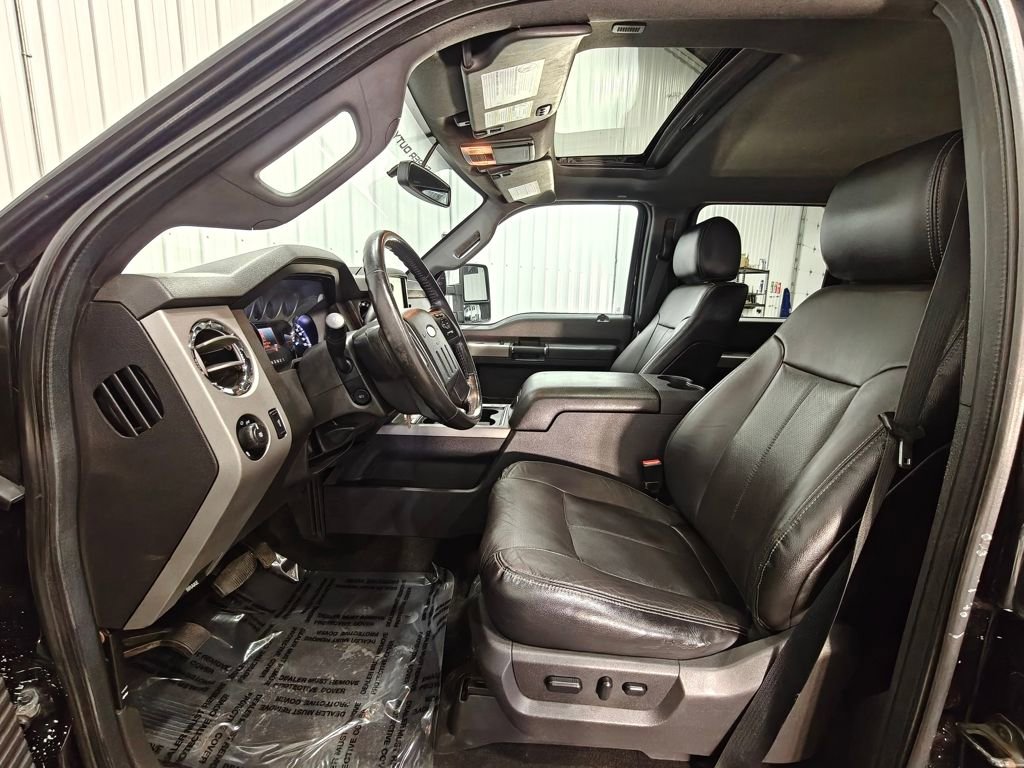 Used 2016 Ford F250 Lariat w/ Lariat Ultimate Package AWD/4WD image 32