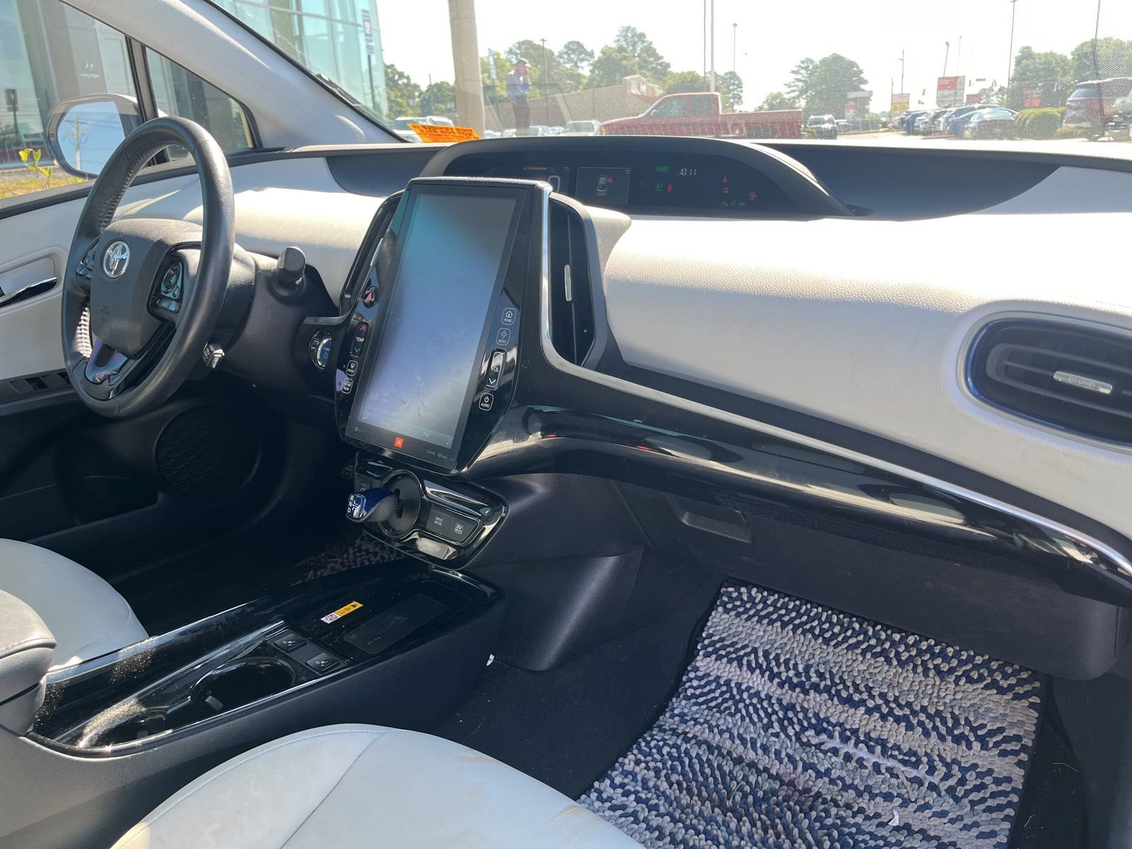 Used 2019 Toyota Prius Limited FWD image 17