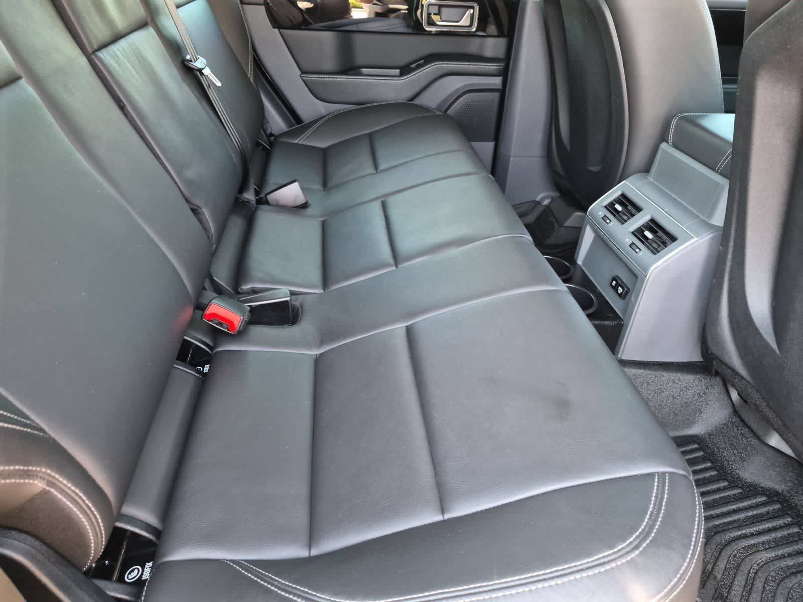 Used 2024 INEOS Grenadier Station Wagon AWD/4WD image 21
