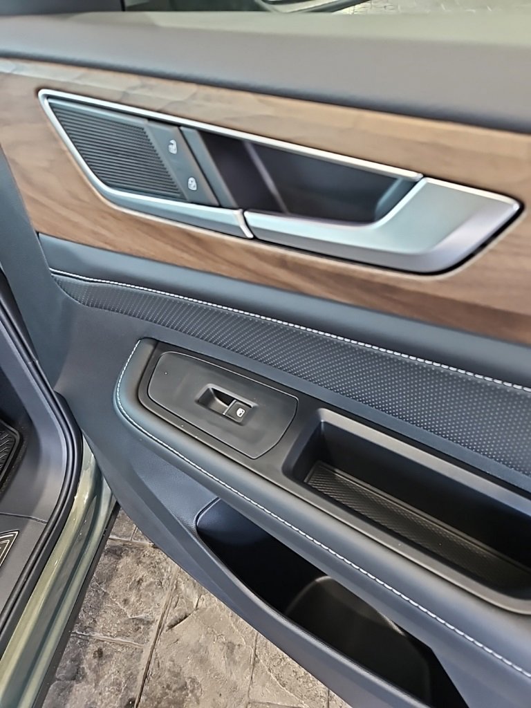 New 2026 Volkswagen Atlas SE image 12