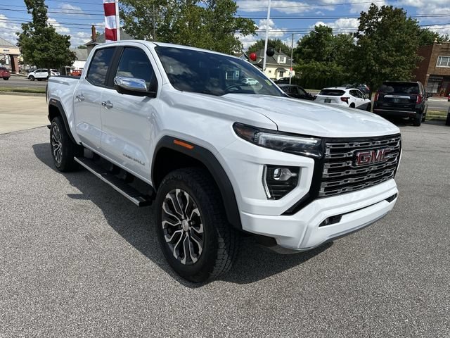 Used 2024 GMC Canyon Denali AWD/4WD image 11