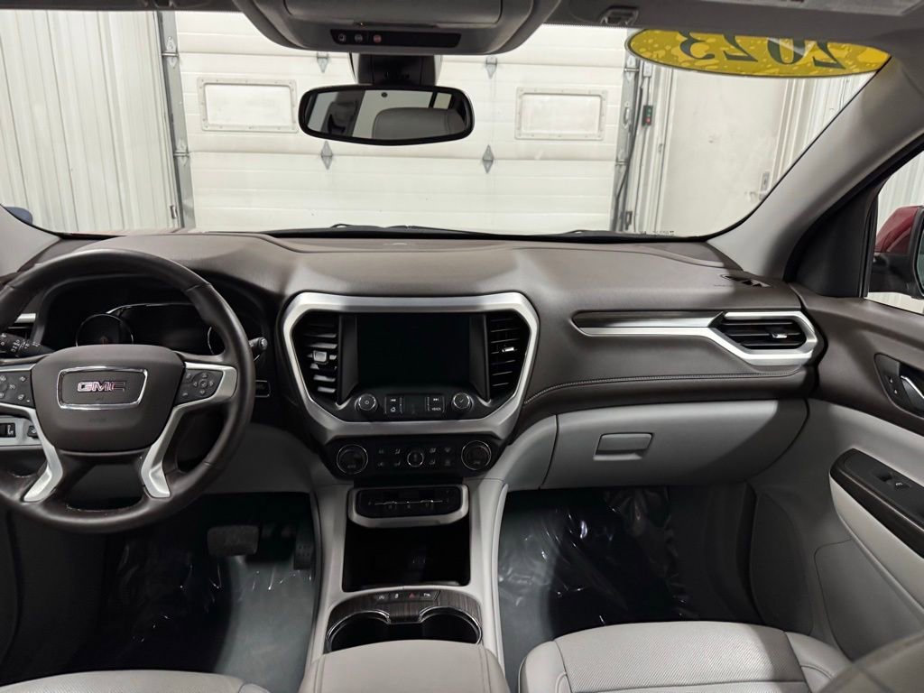 Certified 2023 GMC Acadia SLT w/ Technology Package image 2