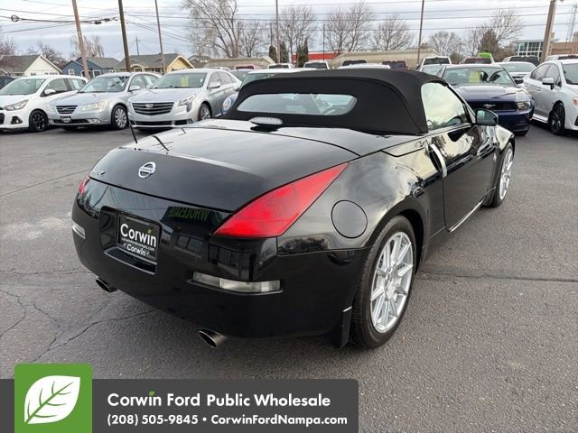 Used 2005 Nissan 350Z Touring image 5