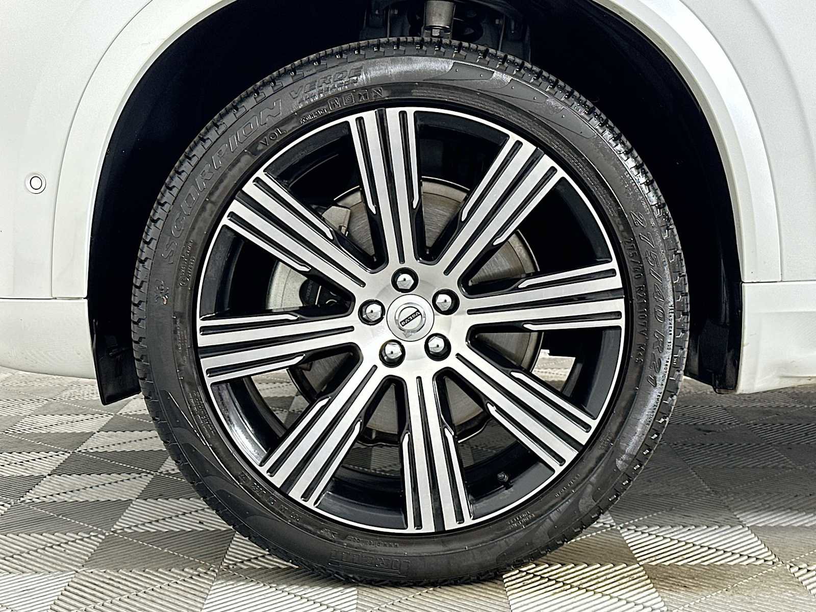 Certified 2023 Volvo XC90 B6 Ultimate image 31