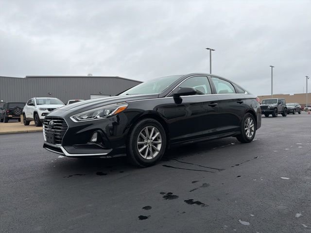 Used 2018 Hyundai Sonata SE w/ Cargo Package FWD image 3