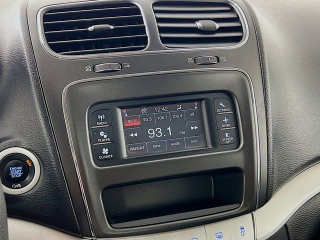 Used 2017 Dodge Journey SE w/ Flexible Seating Group FWD image 17