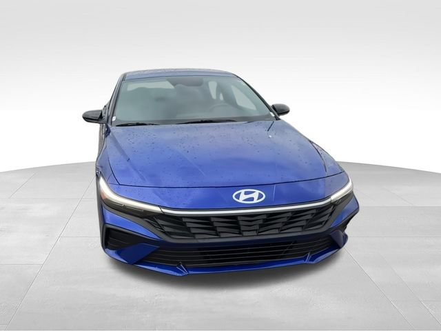 Certified 2025 Hyundai Elantra Sport FWD image 3