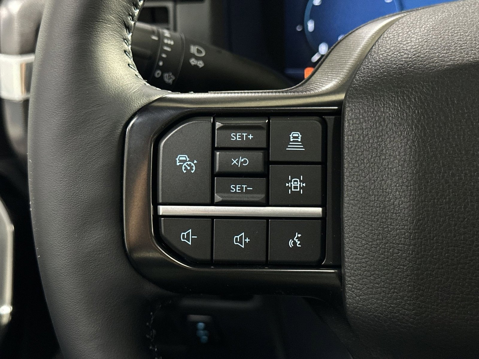 New 2025 Ford F150 Platinum w/ Equipment Group 702A High image 21