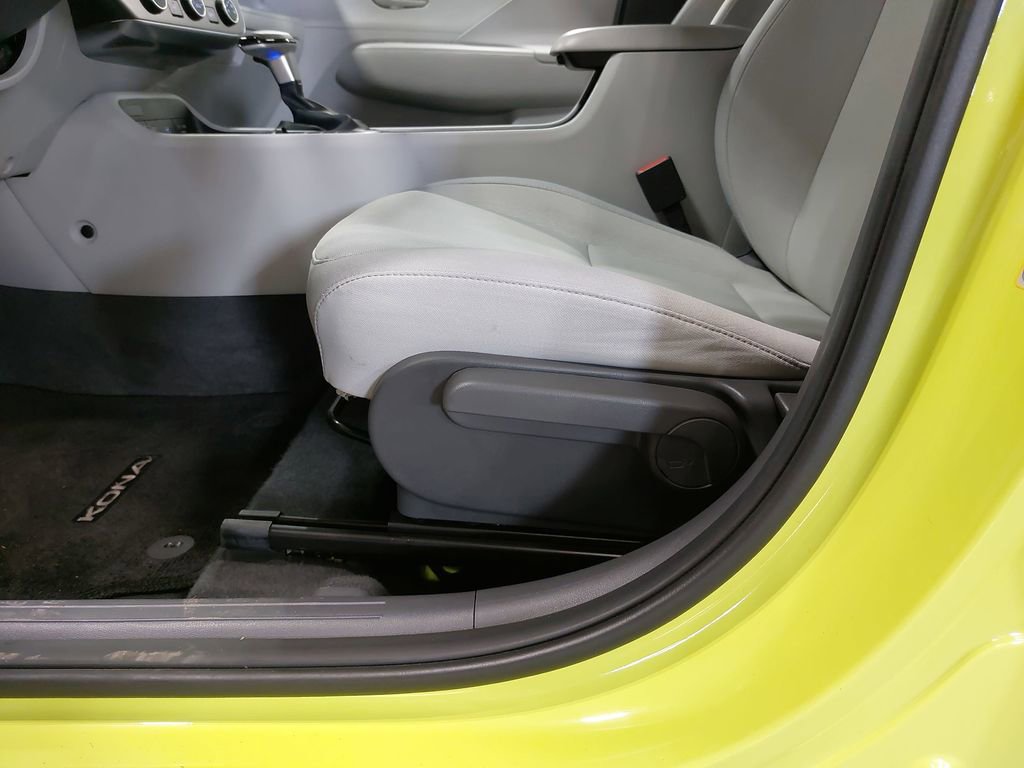 Certified 2024 Hyundai Kona SE image 28