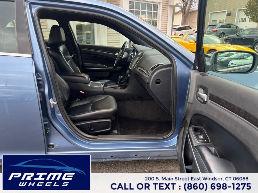 Used 2011 Chrysler 300 Limited image 8