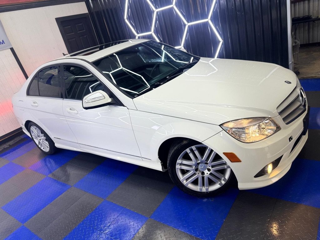 Used 2009 Mercedes-Benz C 300 Sedan image 3