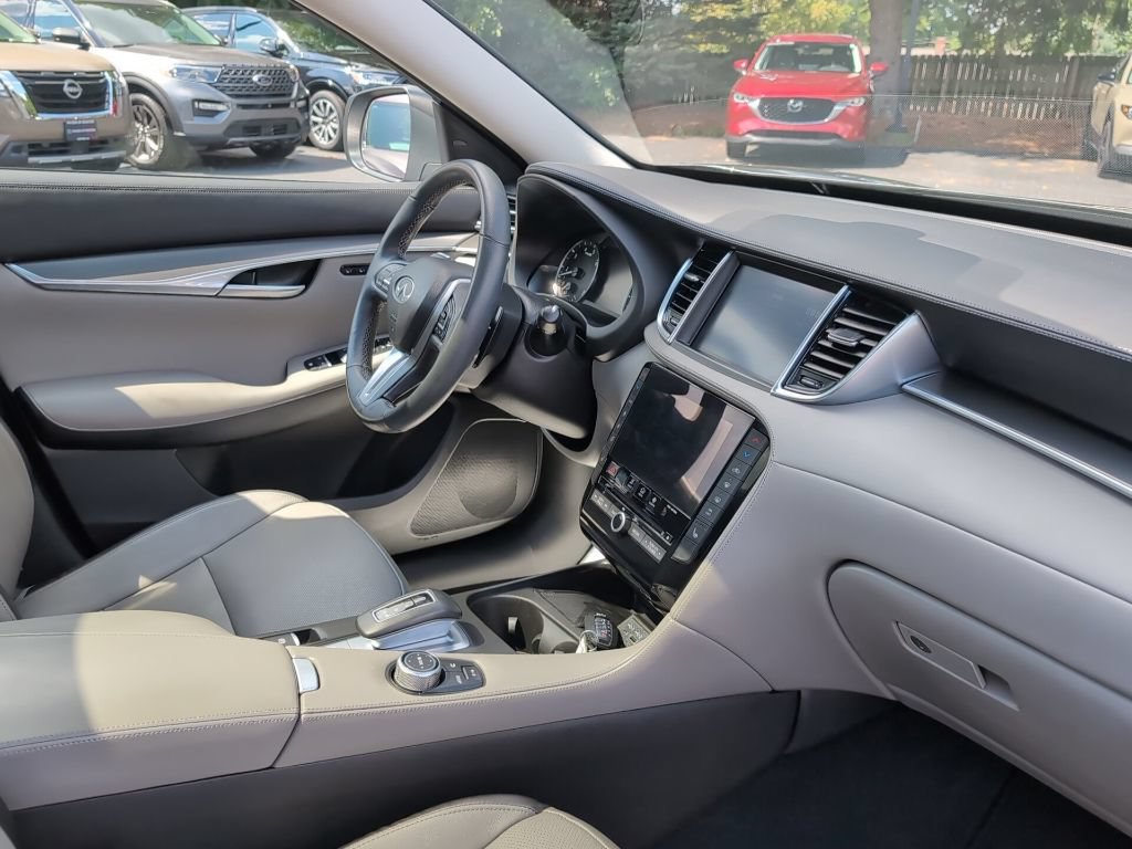 Used 2023 INFINITI QX50 Luxe AWD/4WD image 8