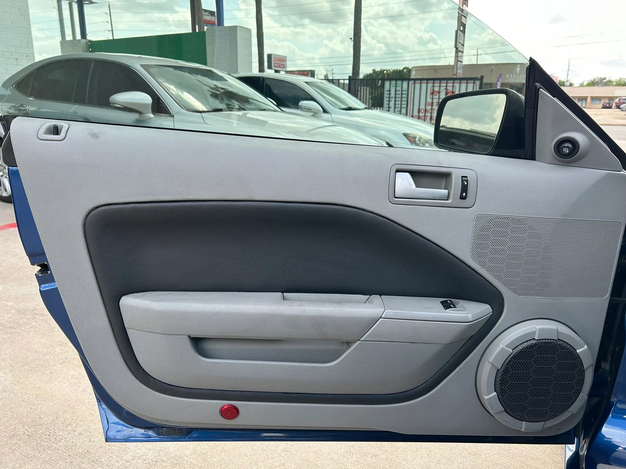 Used 2009 Ford Mustang GT Premium RWD image 11