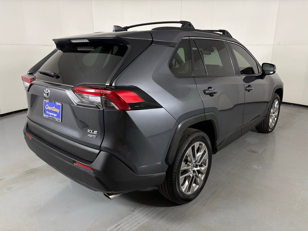 Used 2019 Toyota RAV4 XLE Premium image 8