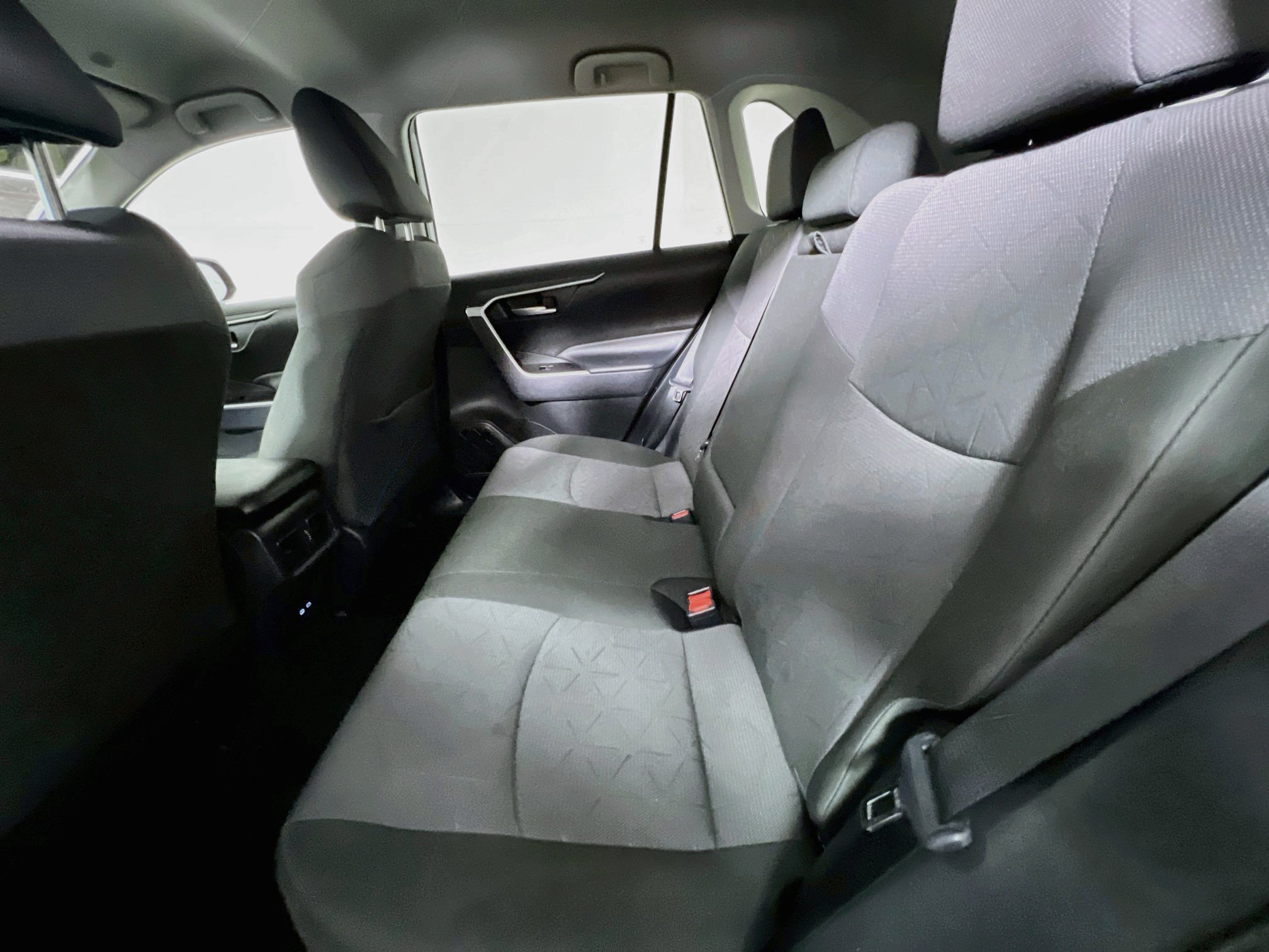 Used 2025 Toyota RAV4 XLE FWD image 29